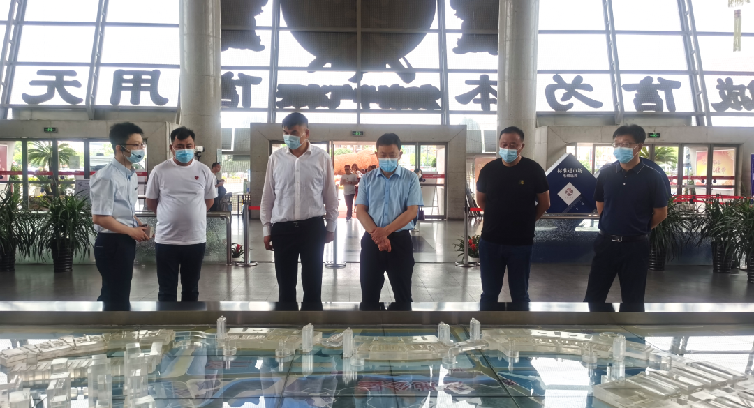 烏蘭察布市集寧區(qū)領(lǐng)導(dǎo)一行蒞臨金田陽光投資集團參觀考察 烏蘭察布市集寧區(qū)領(lǐng)導(dǎo)一行蒞臨金田陽光投資集團參觀考察