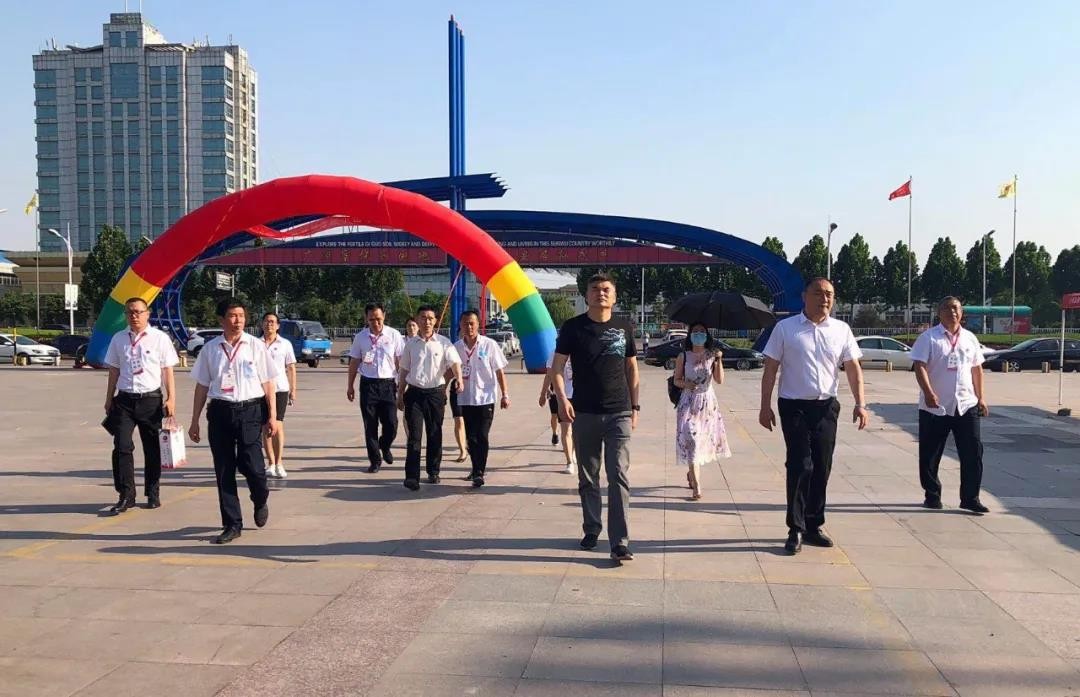 集團(tuán)董事局主席金位海檢查廣饒金田小商品批發(fā)市場(chǎng)