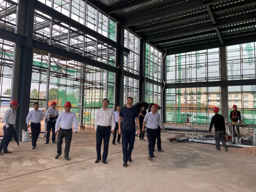 金田陽(yáng)光集團(tuán)董事局主席金位海親臨云南金田陽(yáng)光城項(xiàng)目現(xiàn)場(chǎng)視察指導(dǎo)工作